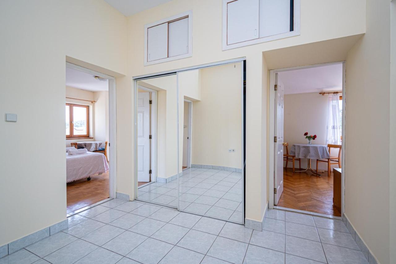 Apartments And Rooms By The Sea Mrljane, Pasman - 327 Nevidane ภายนอก รูปภาพ